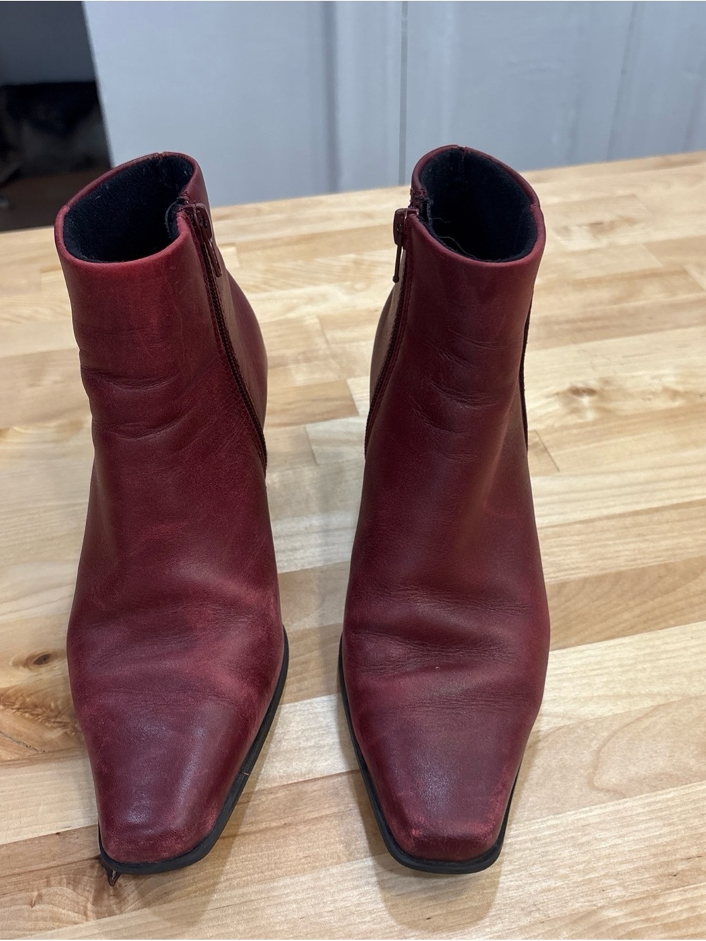 Vintage Bass Women's Size 5.5 Wine Red Leather Ankle Booties Square Toe Side Zip